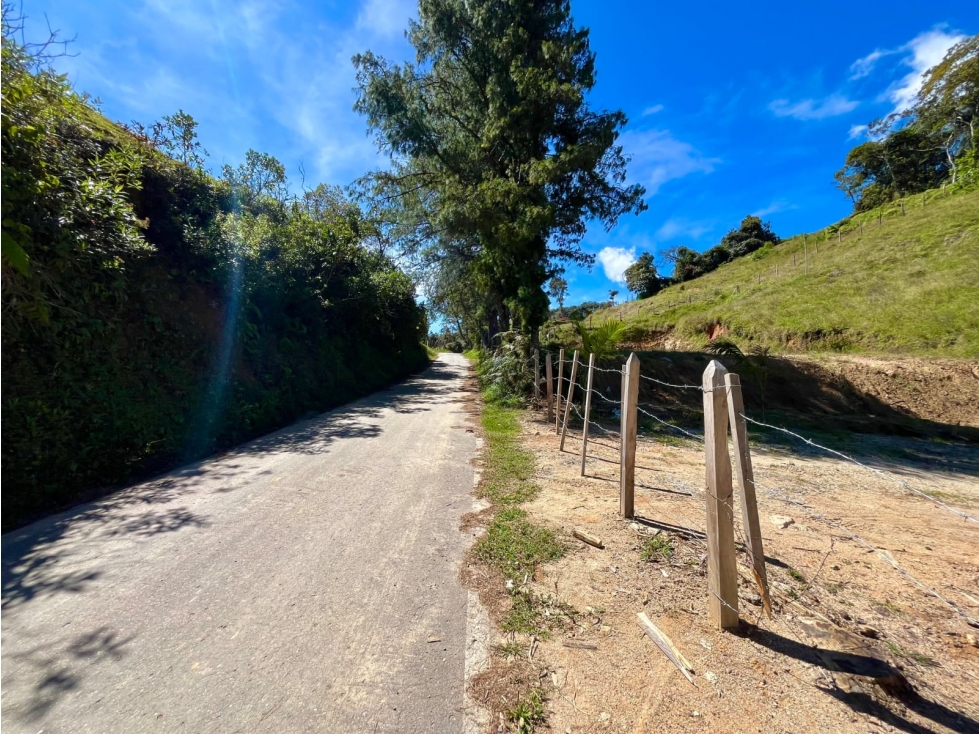 Venta Lote cerca Guatapé precio oportunidad y acceso pavimentado — foto 2