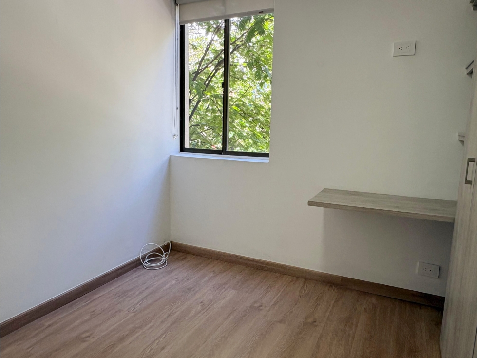 Venta Apartamento Manila cerca Avenida El Poblado en Unidad. REFORMADO — foto 5