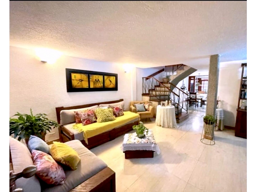 Venta Casa 4 habitaciones El Dorado Envigado unidad completa — foto 3