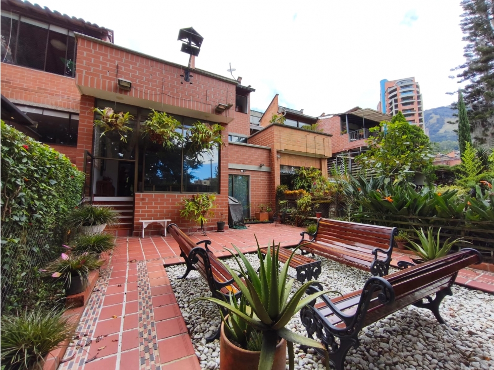 Venta Casa El Poblado Superior Intercontinental en Unidad. DESOCUPADA