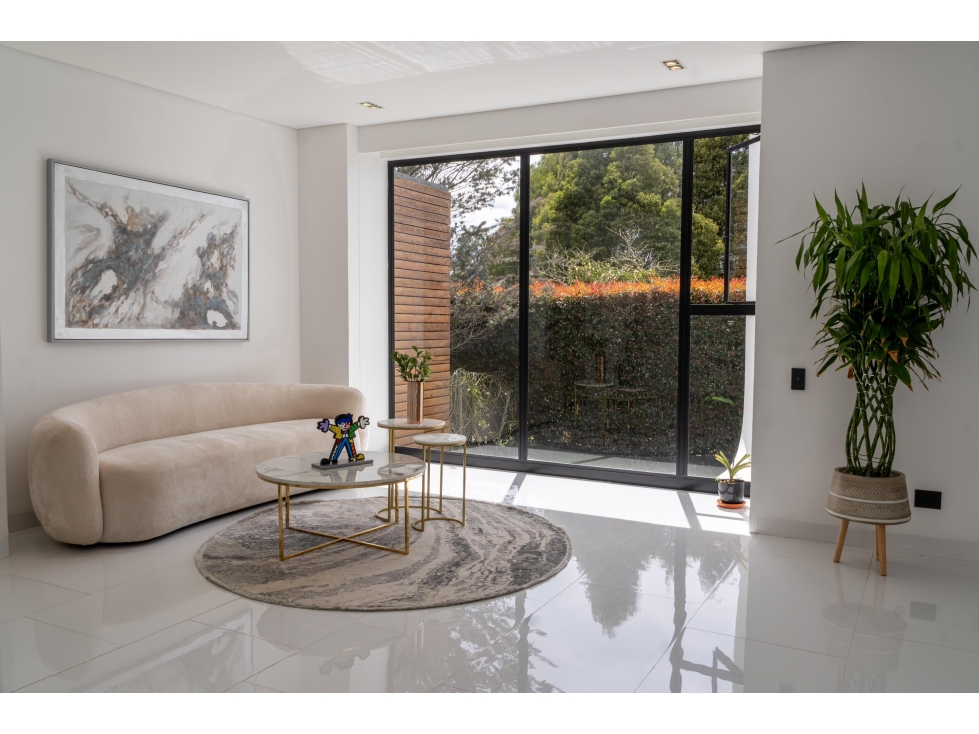 Venta Casa El Poblado Alto de Las Palmas en excelente Unidad — foto 5