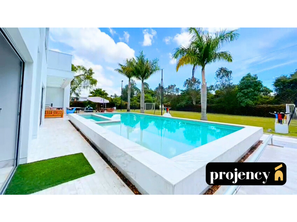 Venta casa tipo MANSION en Llanogrande EXCLUSIVA UNIDAD Cerca al Mall — foto 2