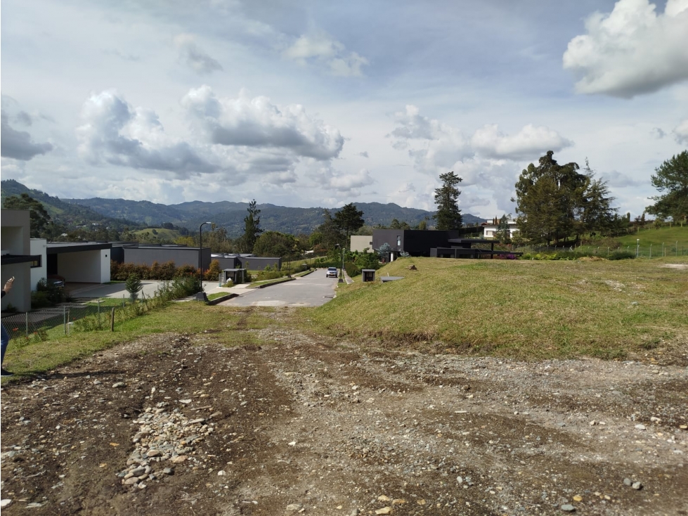 Venta Lote El Retiro Fizebad en Prestigiosa Unidad — foto 4