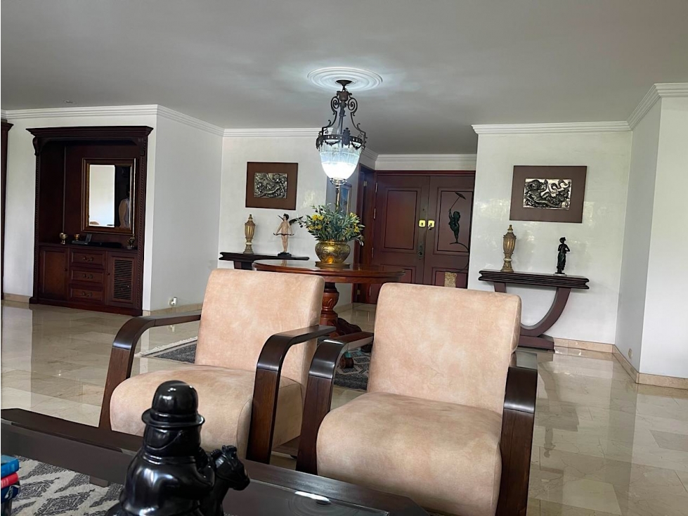 Venta Apartamento Lalinde El Poblado, cerca Avenida y Parque REFORMADO — foto 3