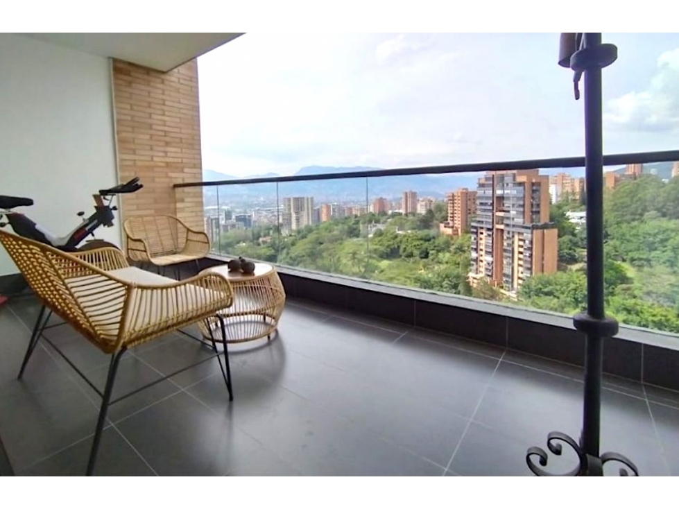 VENTA Apartamento El Poblado cerca Drive In El Campestre con vista