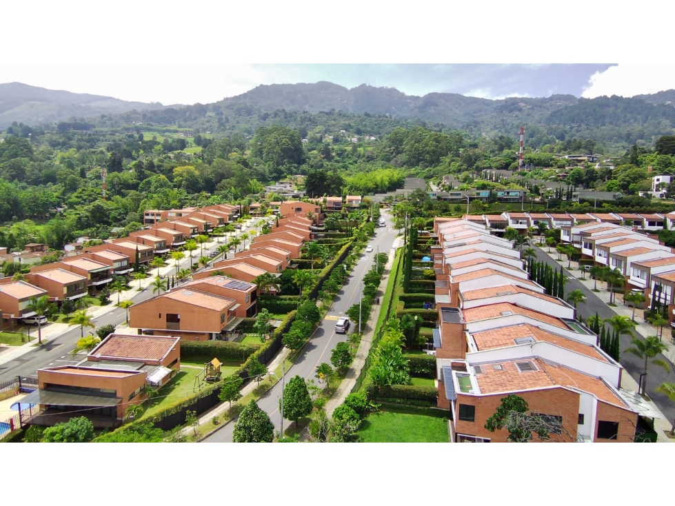 Venta Lote 6000 m2 uso mixto Envigado cerca Terracina — foto 4