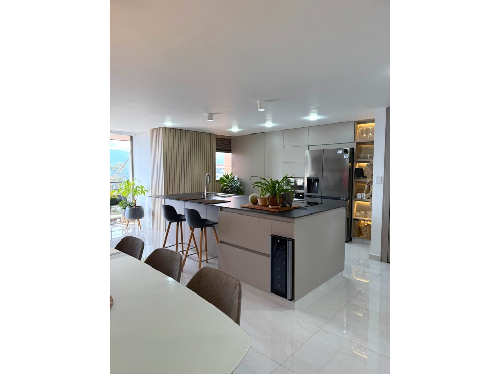 VENTA Apartamento El Poblado cerca al Tesoro UNIDAD PREMIUM Remodelado