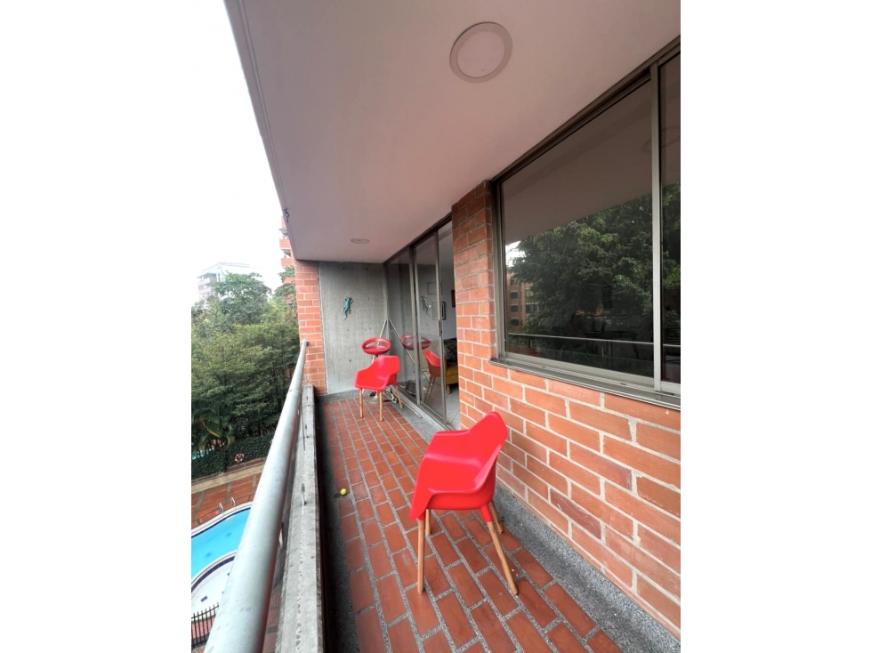 Venta Apartamento Los Balsos cerca Museo El Castillo para REMODELAR — foto 4