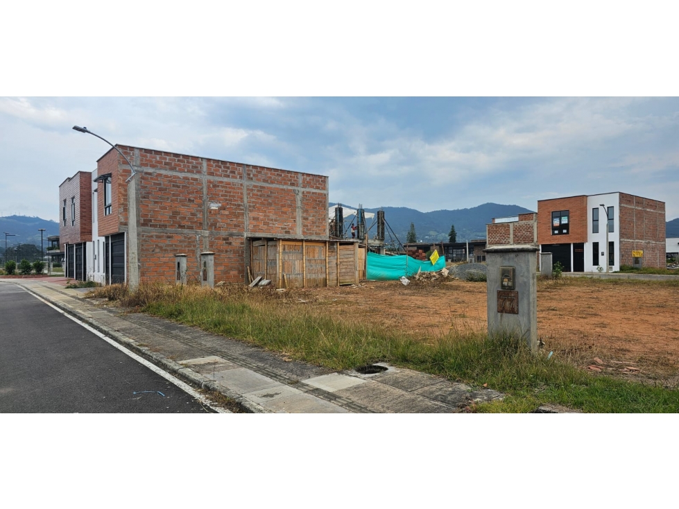 Venta Lote La Ceja cerca a VIVA para construir Casa unifamiliar — foto 4