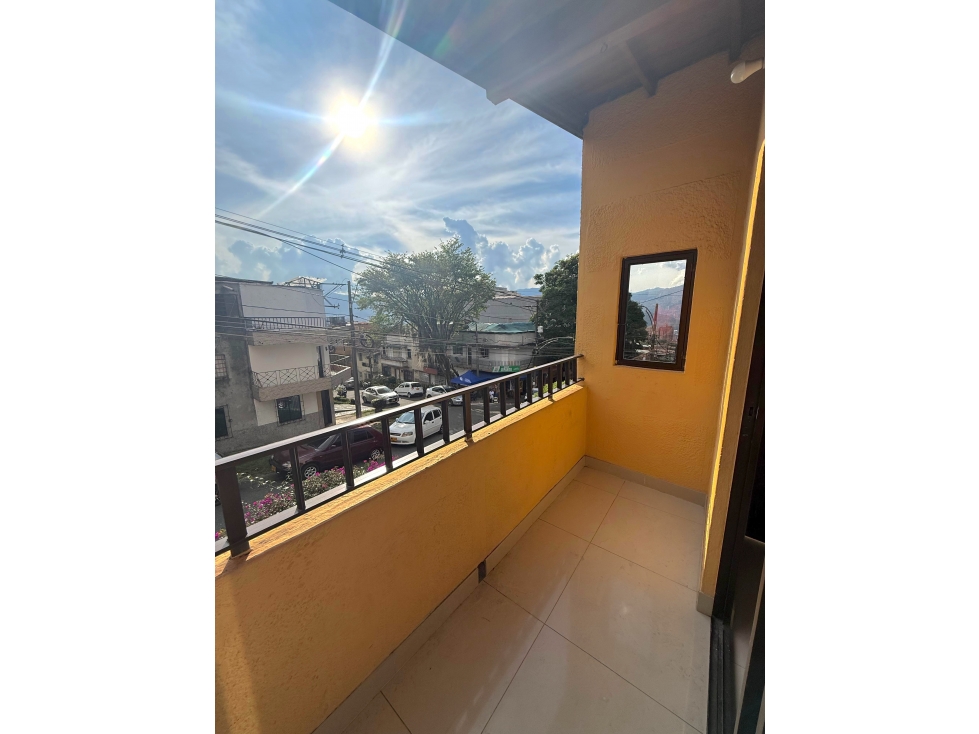 Venta Casa Villa Hermosa REFORMADA posibilidad tercer piso — foto 3