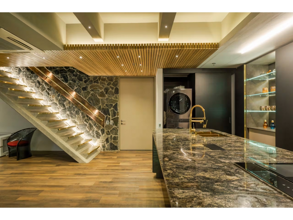 Venta Penthouse El Poblado cerca Padre Marianito AMOBLADO con Jacuzzi — foto 3