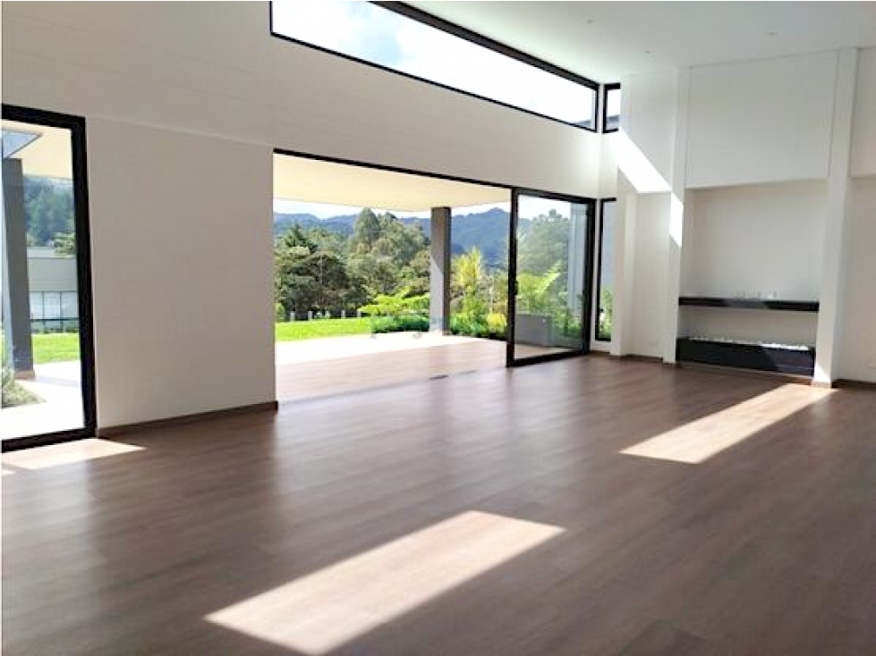 Venta Casa de Lujo Fizebad cerca Mall Carabanchel en Exclusiva Unidad — foto 3