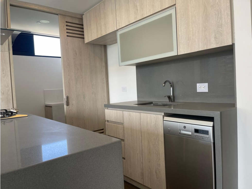 Venta Apartamento El Poblado TRES CANTOS cerca a Las Palmas ALQUILADO — foto 2