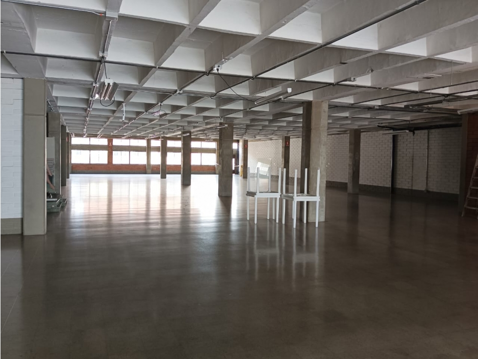 Arriendo Local Guayabal cerca Aeropuerto alto flujo corporativo — foto 3