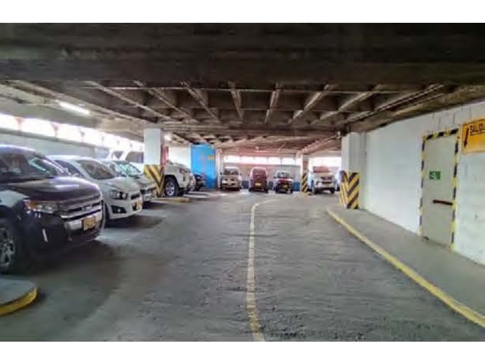 Venta Parqueadero en Centro de Medellín sector La Alpujarra — foto 5