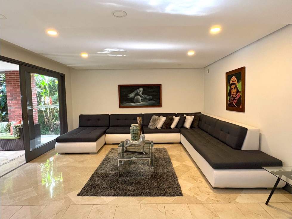 Venta Casa Unidad Cerrada El Poblado Trav. Superior Lote Independiente — foto 3