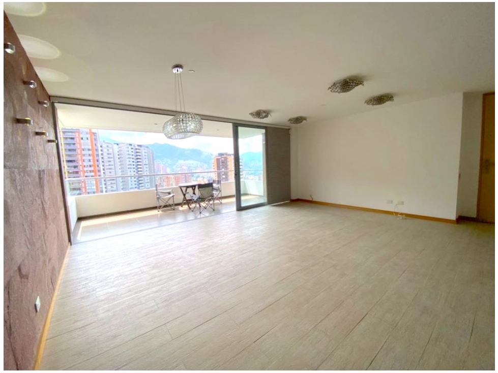 Venta Apartamento de Lujo en Envigado Loma del Esmeraldal con Vista — foto 2