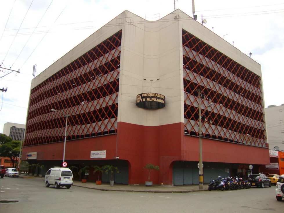 Venta Parqueadero en Centro de Medellín sector La Alpujarra — foto 2