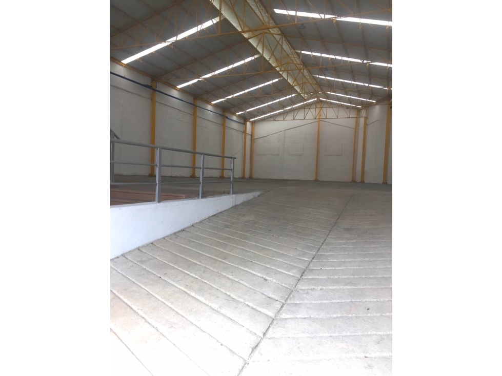 Venta Bodega Industrial en Itagui Sector Pilsen. Alta Especificación — foto 2