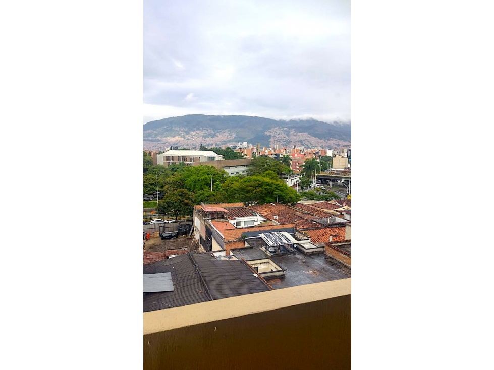 Venta Apartamento Laureles con ubicación estratégica REFORMADO — foto 4