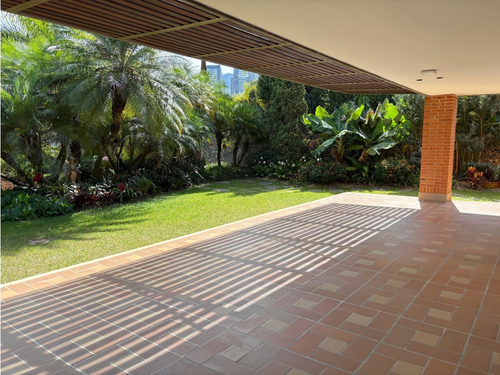 Venta Casa El Poblado La Calera cerca El Tesoro en unidad completa — foto 5