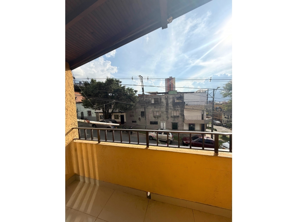 Venta Casa Villa Hermosa REFORMADA posibilidad tercer piso — foto 4