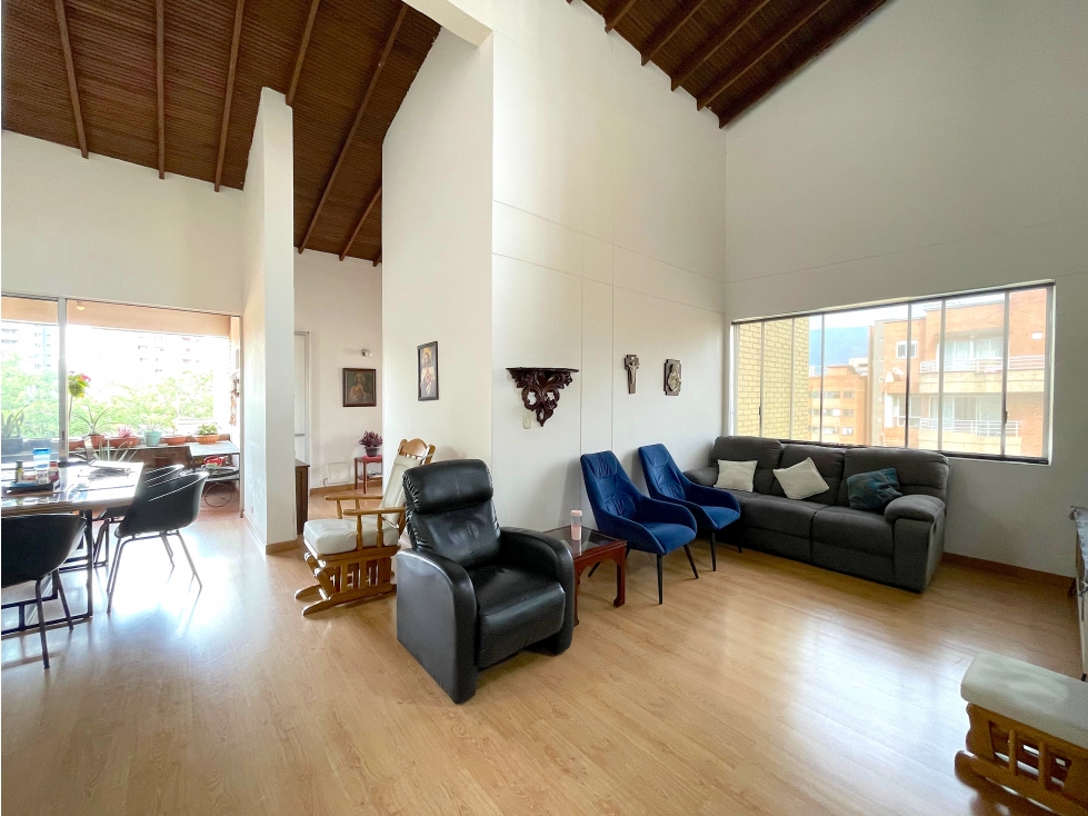 VENTA Apartamento Laureles Segundo Parque ¡ÚLTIMO piso con mezzanine! — foto 4