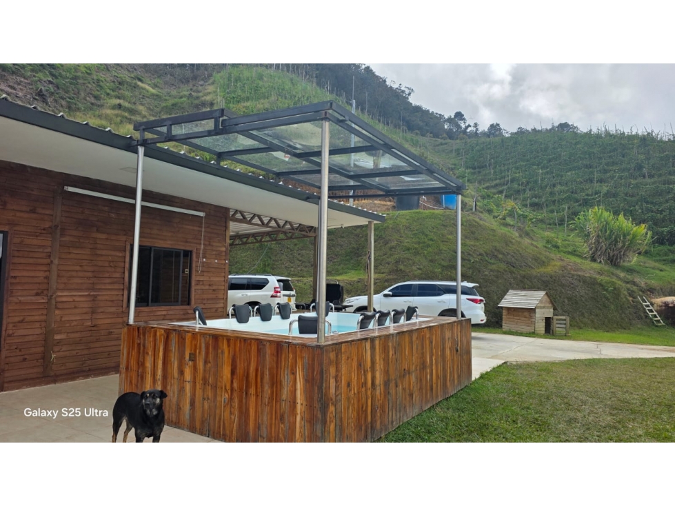 Venta Finca cerca Guatapé con jacuzzi y amplia zona social - 2