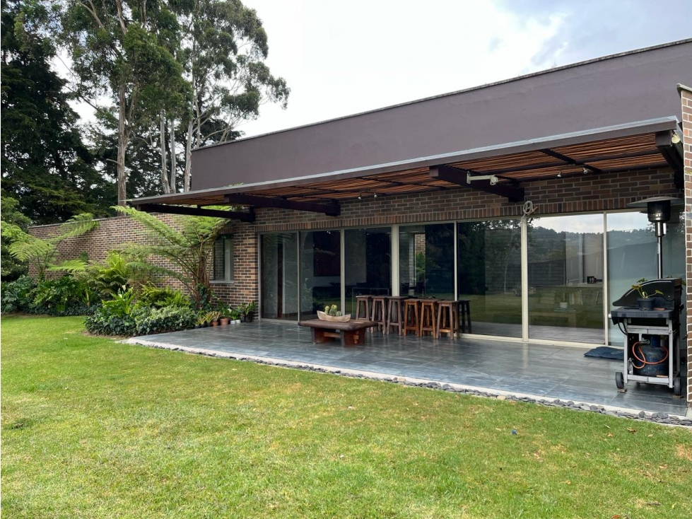 Venta Casa Finca Independiente Alto de las Palmas frente a Balmoral