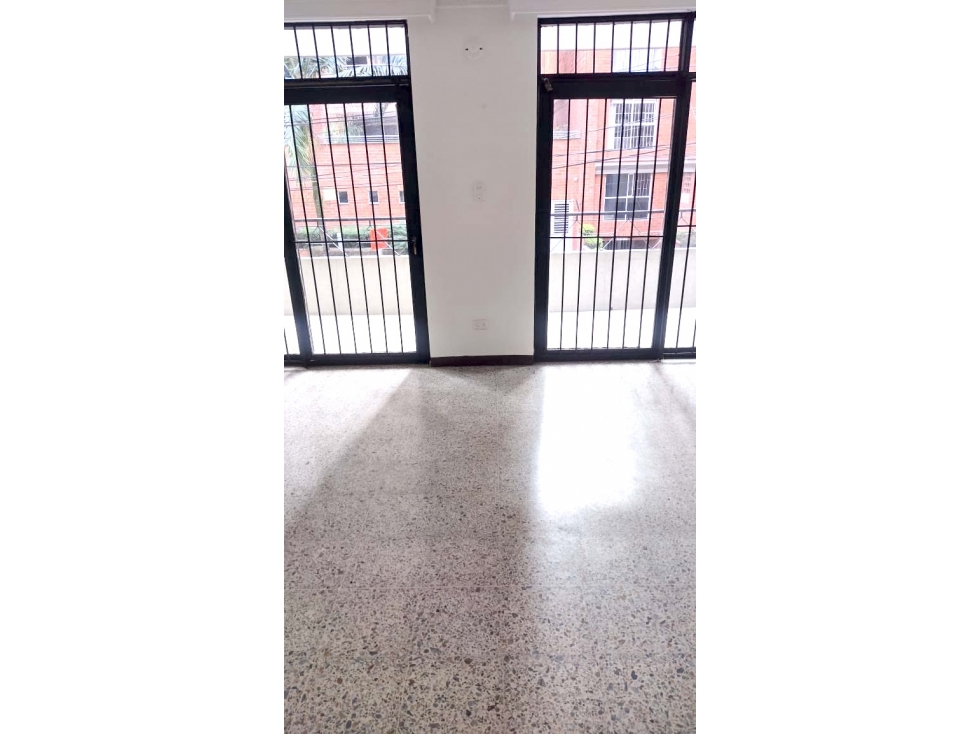 Venta Casa Laureles Segundo Piso cercana a Santa Teresita y UPB — foto 6