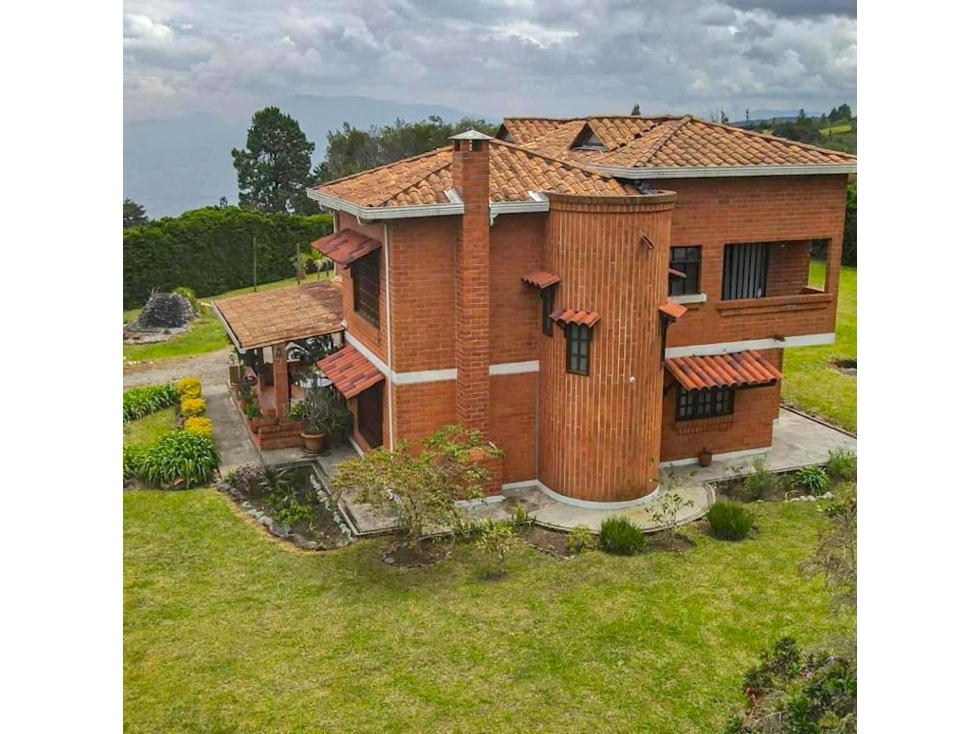Venta Casa en PARCELACIÓN CAMPESTRE en Santa Elena con Bosque Nativo — foto 3