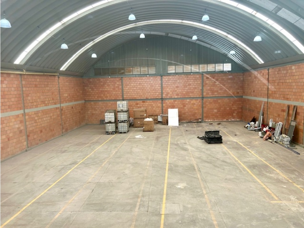 ARRIENDO EXCELENTE BODEGA EN FONTIBON SAN PABLO -7 — foto 3