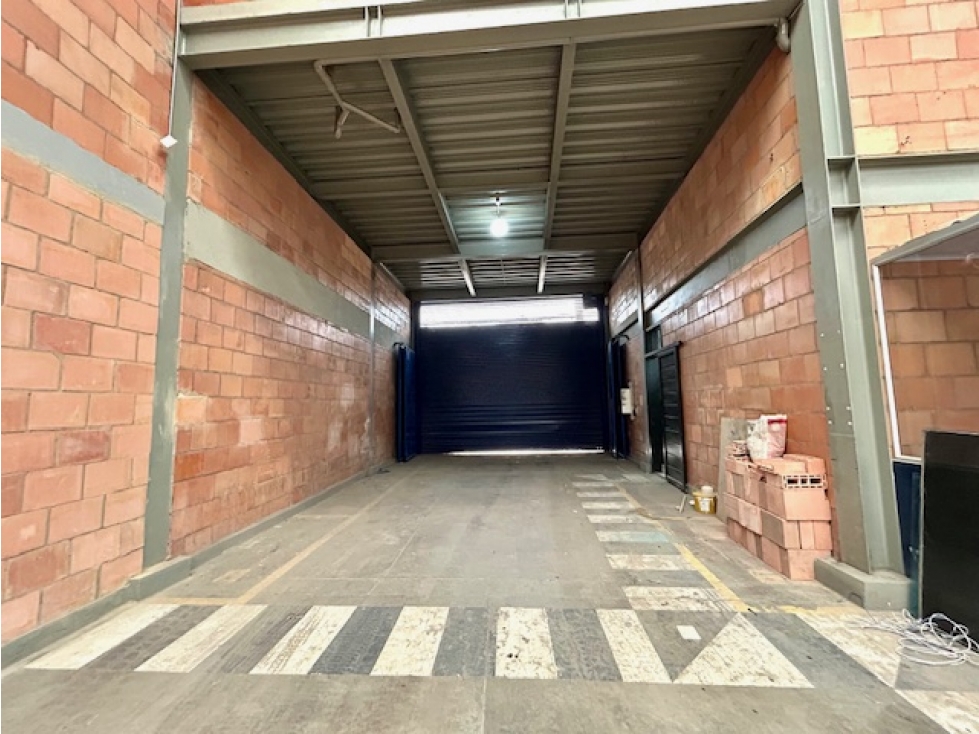 ARRIENDO EXCELENTE BODEGA EN FONTIBON SAN PABLO -7 — foto 5