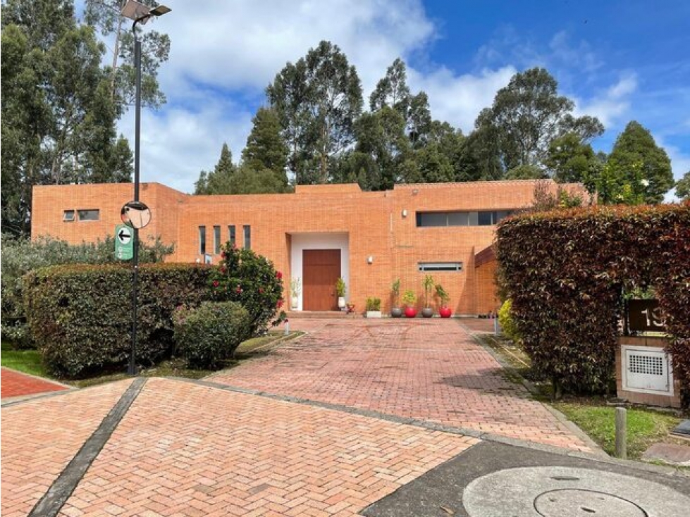 ARRIENDO ESPECTACULAR CASA EN HACIENDA SAN SEBASTIAN -5
