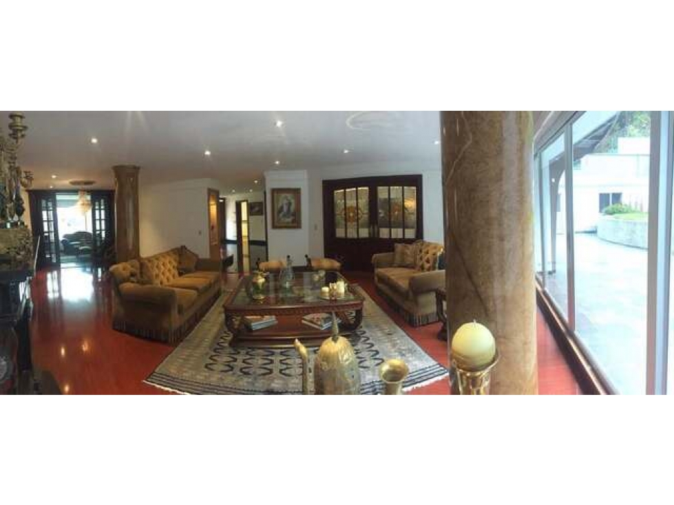 VENDO EXCLUSIVA RESIDENCIA DE LUJO EN SANTA ANA OR. -5 - 4