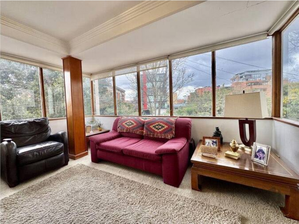 VENDO ESTUPENDA CASA REMODELADA EN SAN PATRICIO -5 — foto 2