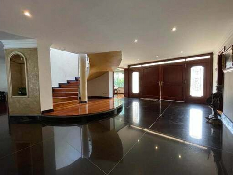 VENDO EXCLUSIVA RESIDENCIA DE LUJO EN SANTA ANA OR. -5 - 2