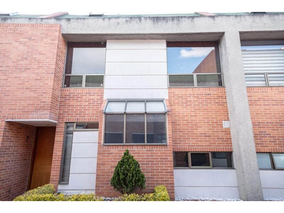 Casa en Venta en Exclusivo Conjunto Cerrado Bosque de Pinos -5 - 2