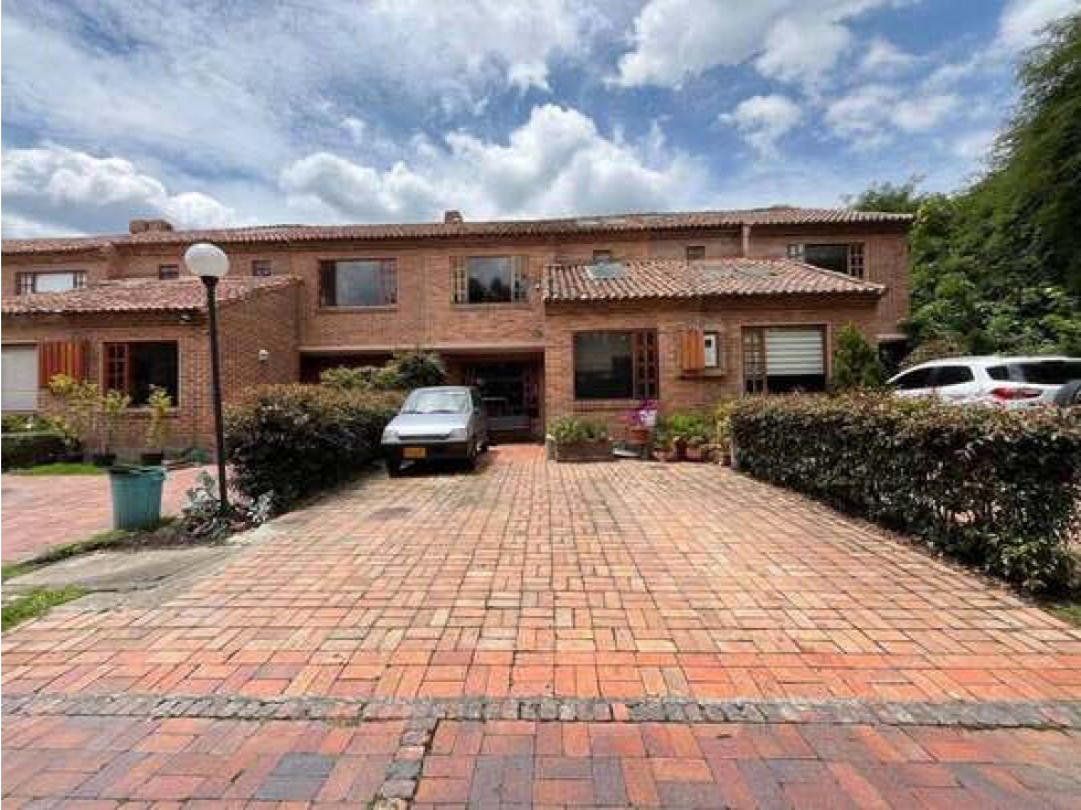 VENDO CASA CONJUNTO CERRADO SANTA MARIA DEL RÍO CHIA -5