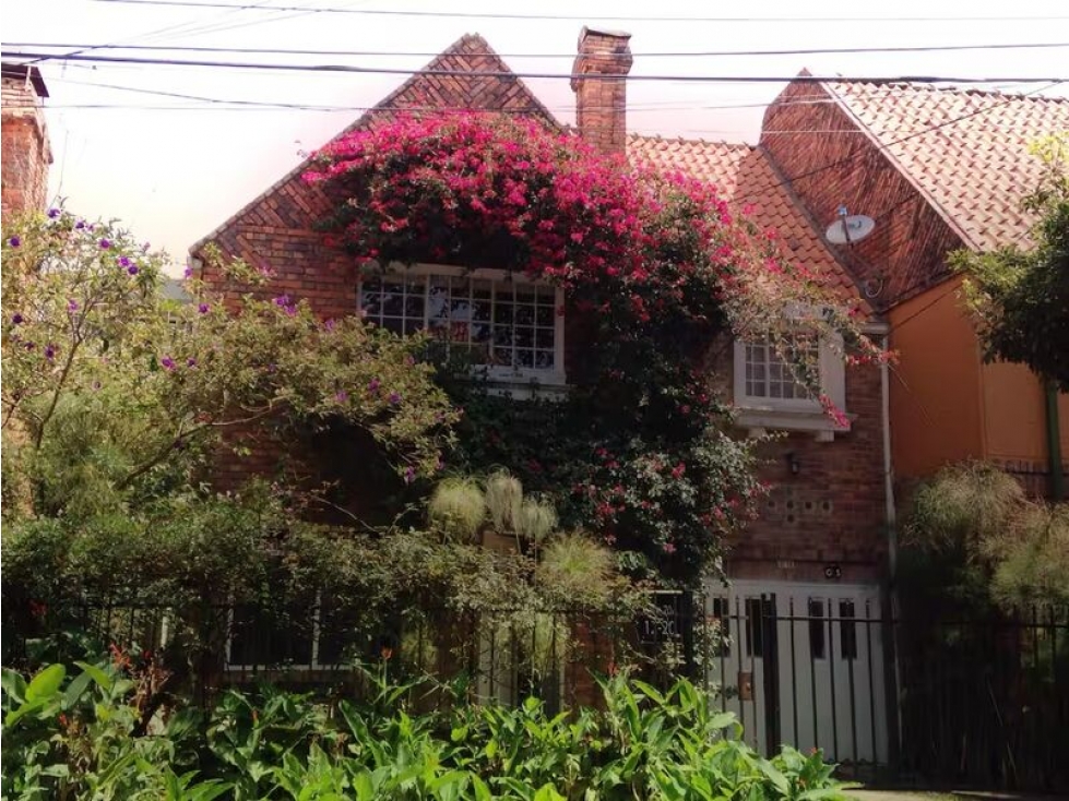 Vendo exclusiva casa Tudor remodelada en Quinta Camacho -5 - 1