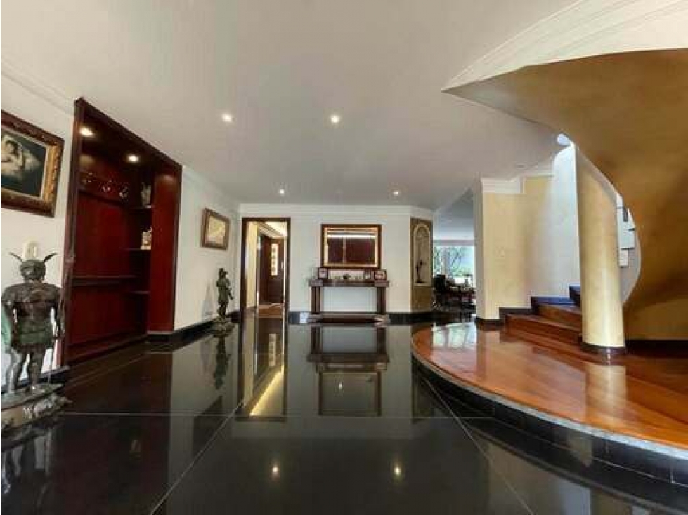 VENDO EXCLUSIVA RESIDENCIA DE LUJO EN SANTA ANA OR. -5 - 3