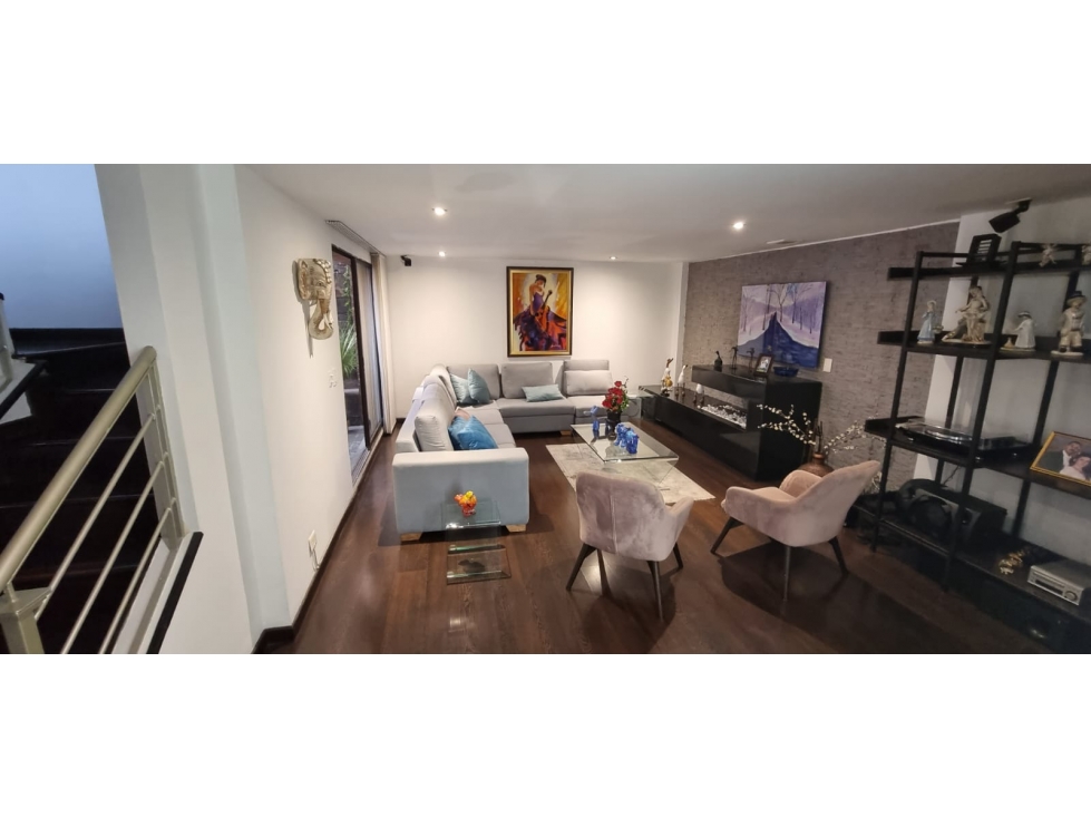 VENDO ESTUPENDA CASA REMODELADA TERRAZAS CHICO NAVARRA -1 — foto 2