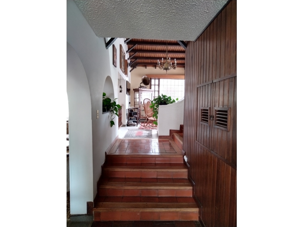 ARRIENDO CASA CLASICA JARDIN DE CONJUNTO CERRADO EN LA CAROLINA -1