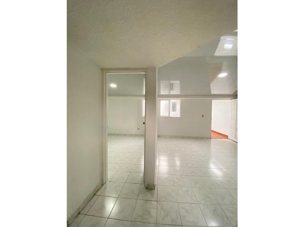 SE ARRIENDA APARTAMENTO EN TERCER PISO BARRIO ENTRE RÍOS TULUÁ. - 1