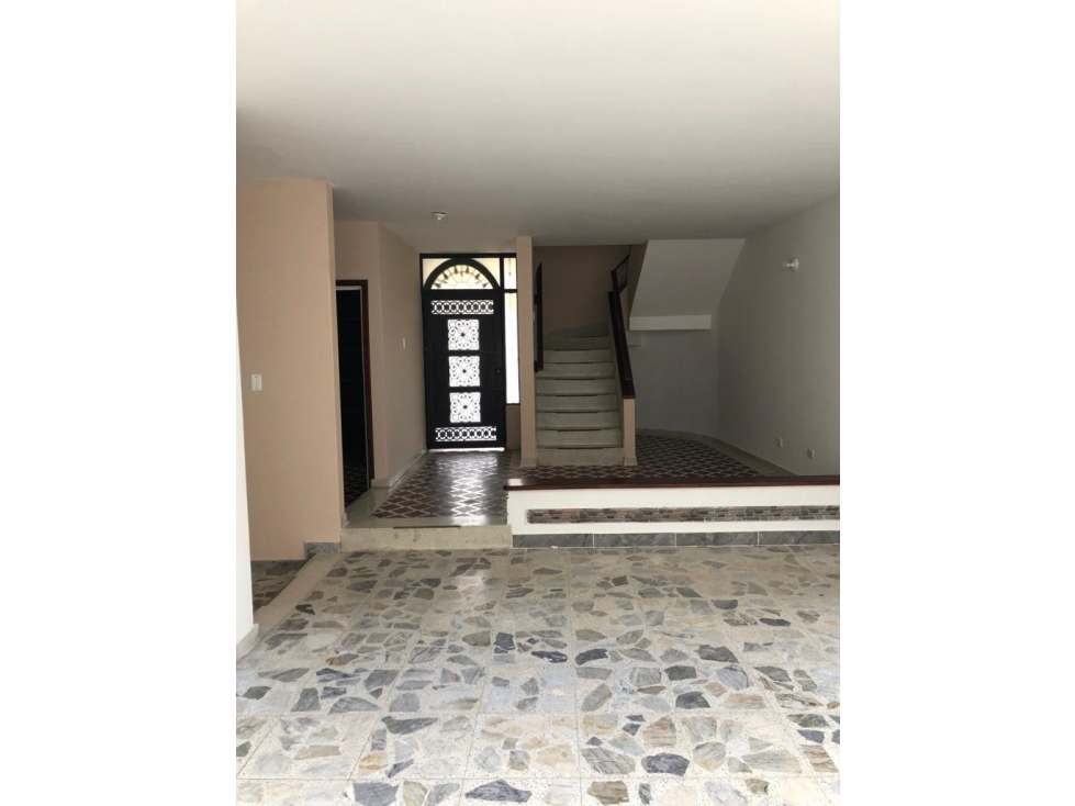 SE VENDE CASA UNIFAMILIAR BARRIO SAJONIA TULUÁ VALLE.