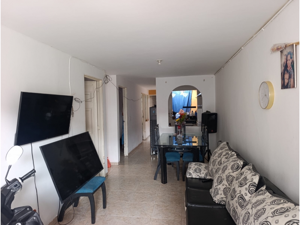 SE VENDE CASA DE UN PISO CON PLANCHA EN EL BARRIO PEÑARANDA — foto 3