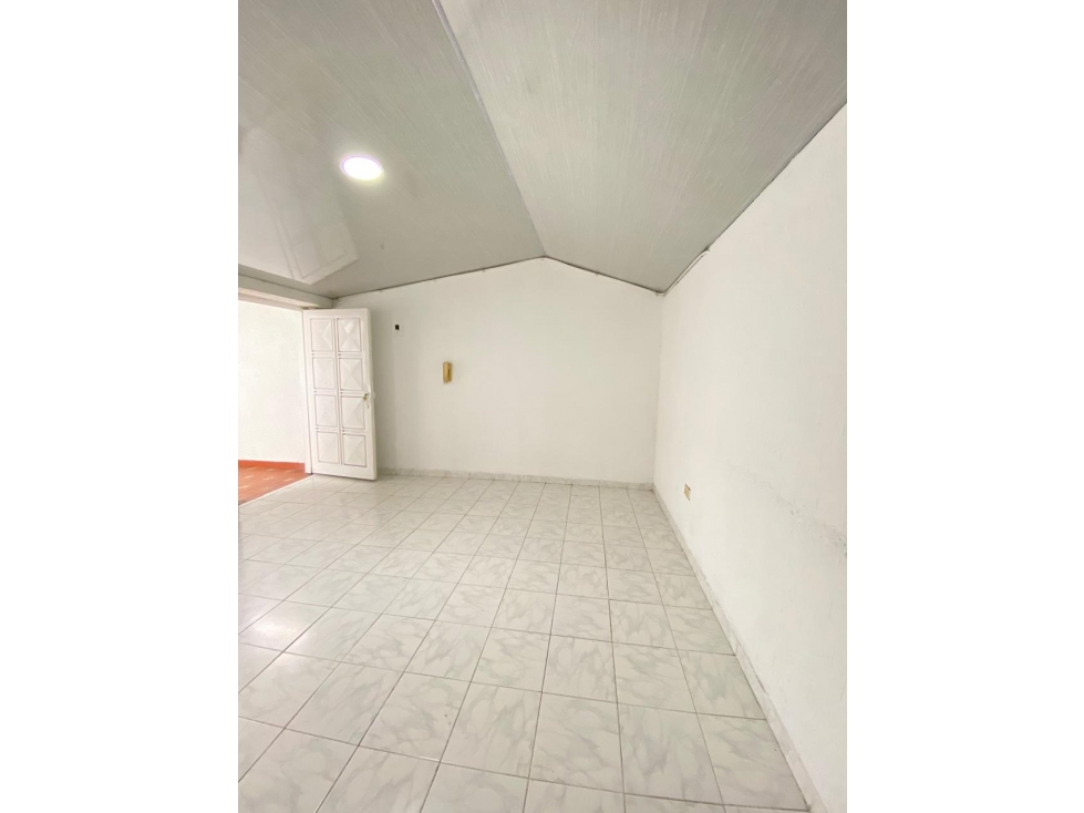 SE ARRIENDA APARTAMENTO EN TERCER PISO BARRIO ENTRE RÍOS TULUÁ. - 3