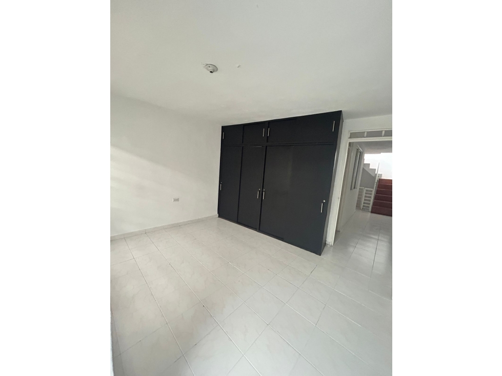 SE ARRIENDA CASA TRES PISOS UNIFAMILIAR BARRIO MIRAFLORES TULUÁ — foto 2