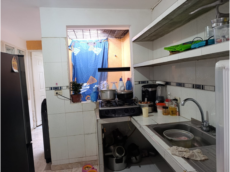 SE VENDE CASA DE UN PISO CON PLANCHA EN EL BARRIO PEÑARANDA — foto 4