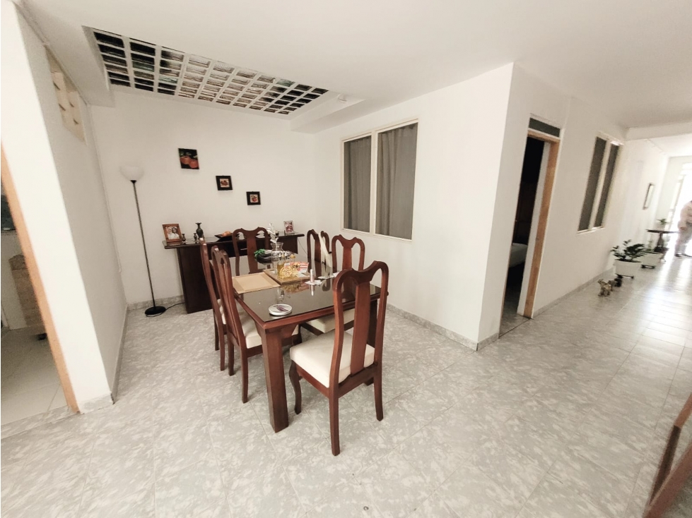 SE VENDE CASA BIFAMILIAR BARRIO SAJONIA TULU — foto 2